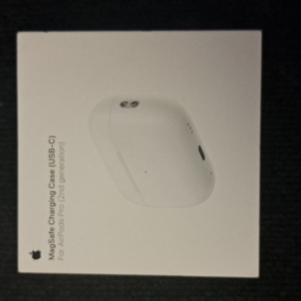 Apple MagSafe charging case (USB-C)